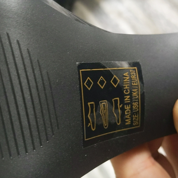 NWOT Qupid patent leather heels size 6 - Picture 4 of 4